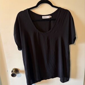 Stellah Elegant Black Short Sleeve Top